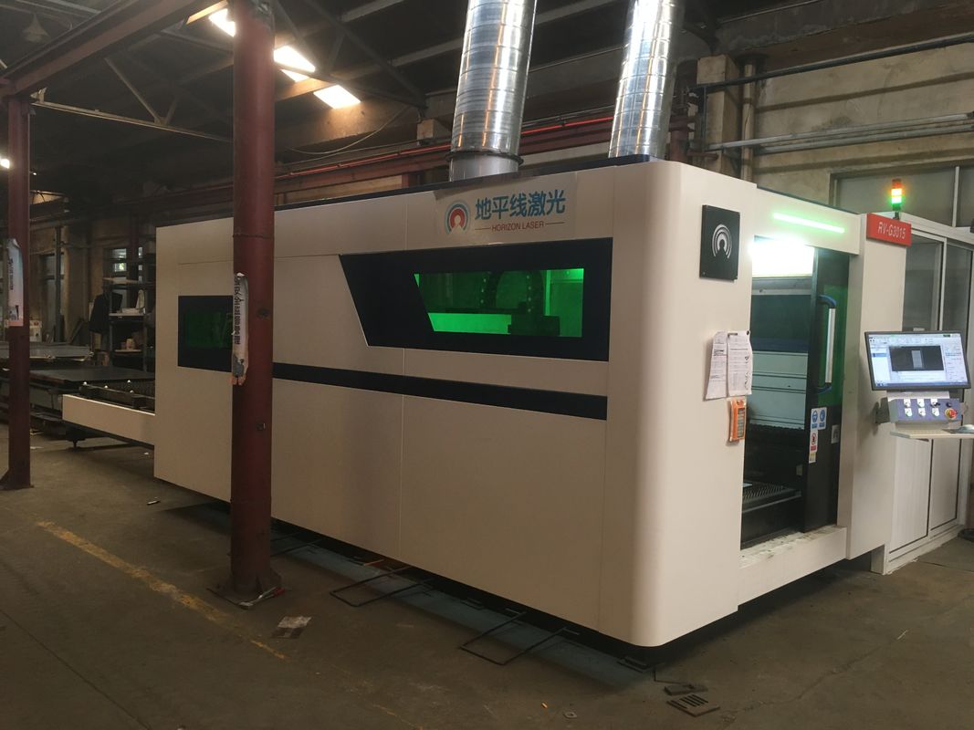 tabela da troca da máquina de corte IPG do laser da fibra do CNC de 1500W 4000W max 3015 com tampa