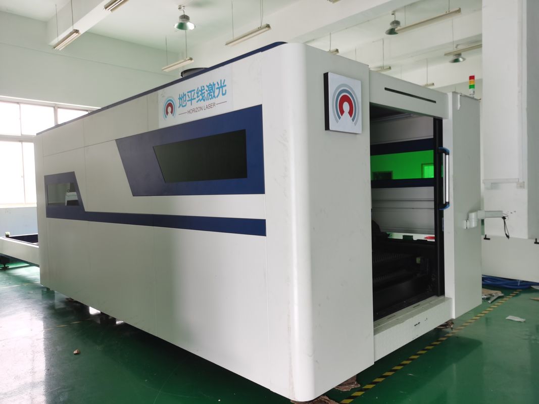 tabela da troca da máquina de corte IPG do laser da fibra do CNC de 1500W 4000W max 3015 com tampa