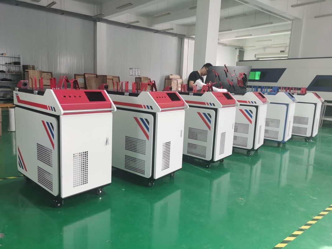 1000W Handheld 1080nm IPG MAX Laser Welding Machine CW IEC60204