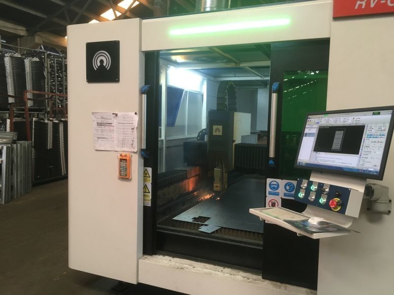 máquina do corte e de gravação do laser da fibra 2KW de 3000mm