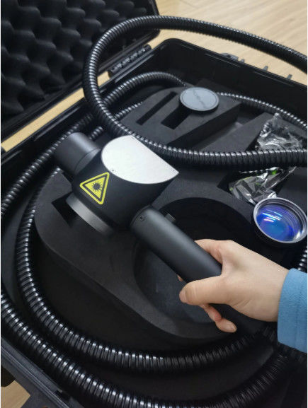 Desengraxe a limpeza do laser 200W faz à máquina o CE de 4000mm completamente fechado