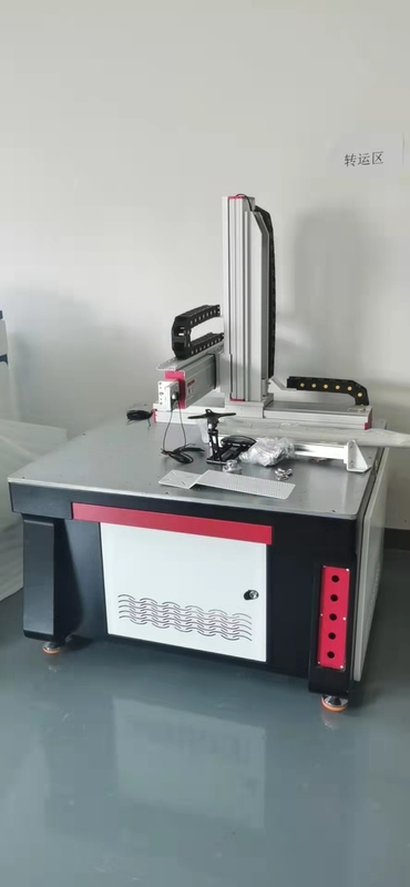 Máquina de soldadura 1000W do laser da fibra refrigerar de água 1080nm com tabela de trabalho