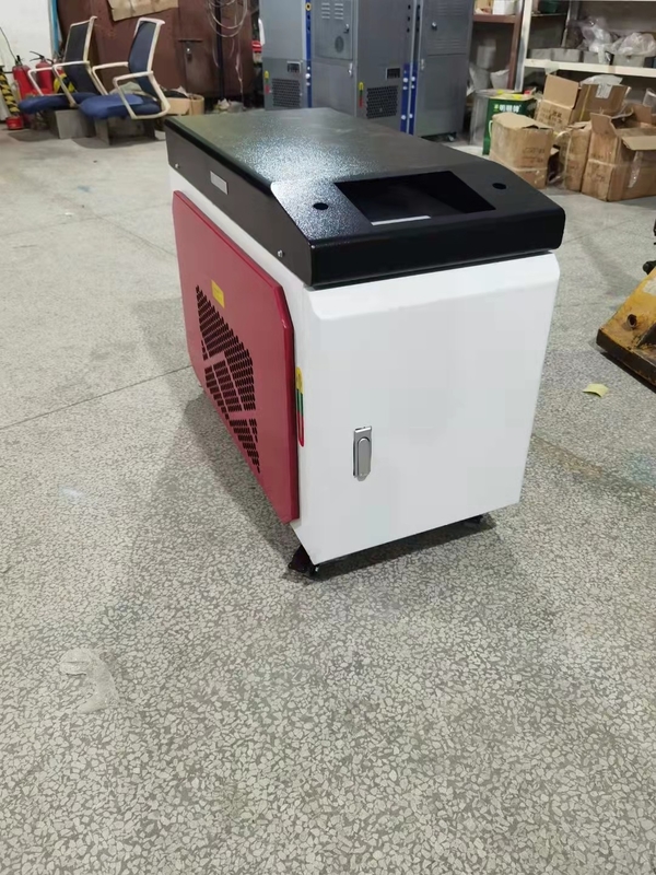 Soldador automático 220V 1500W do laser do meio peso para o metal